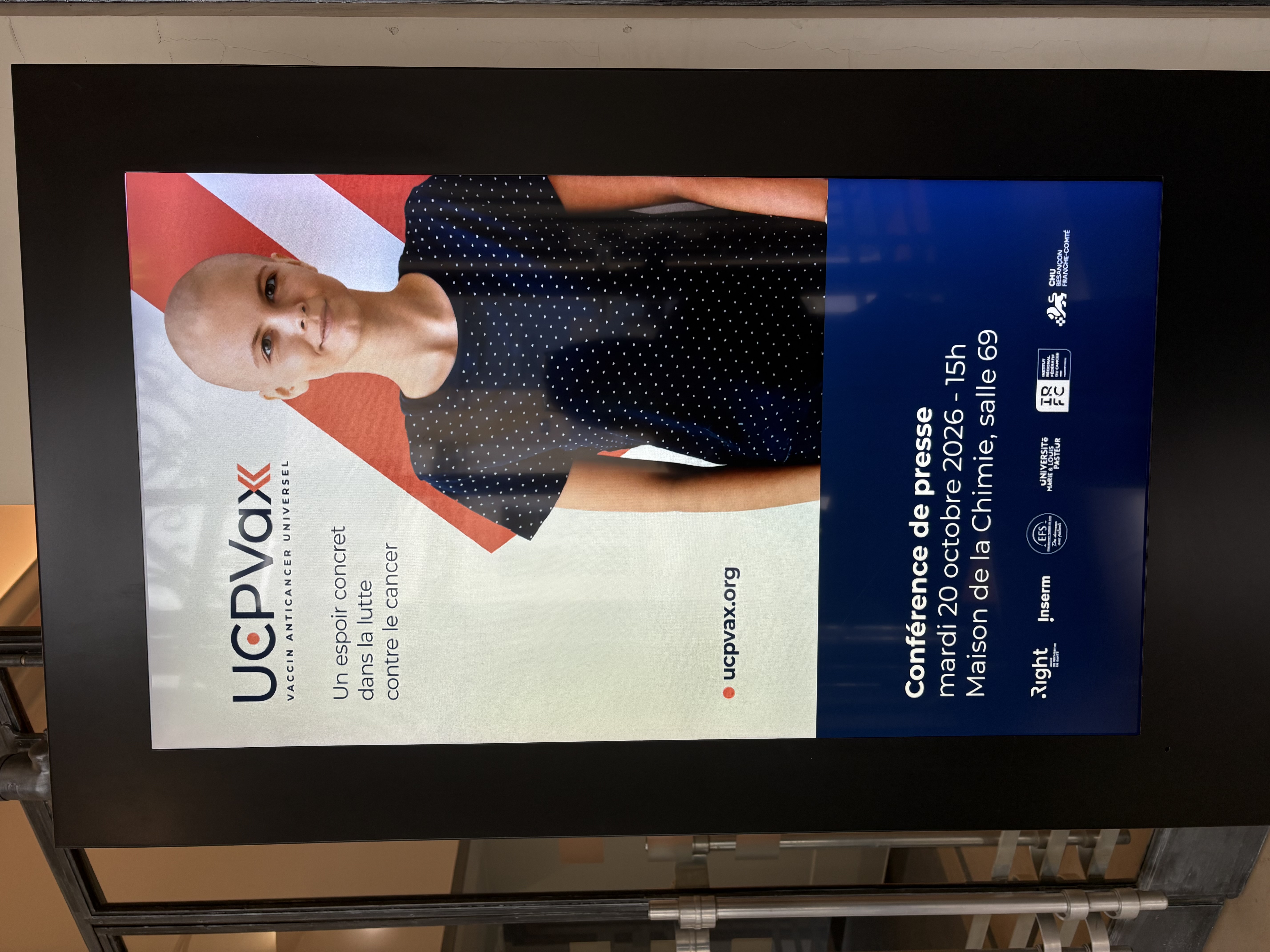 Affiche de la conférence de presse UCPVax du 20 octobre 2026 à la Maison de la Chimie, Paris.